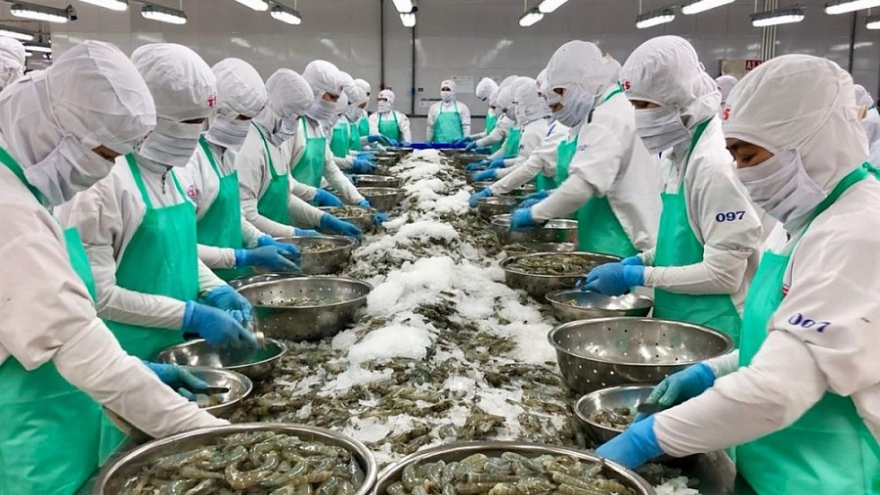 Aquatic exports rebound in April